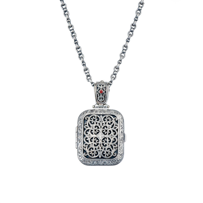 Mediterannean locket Gerochristo